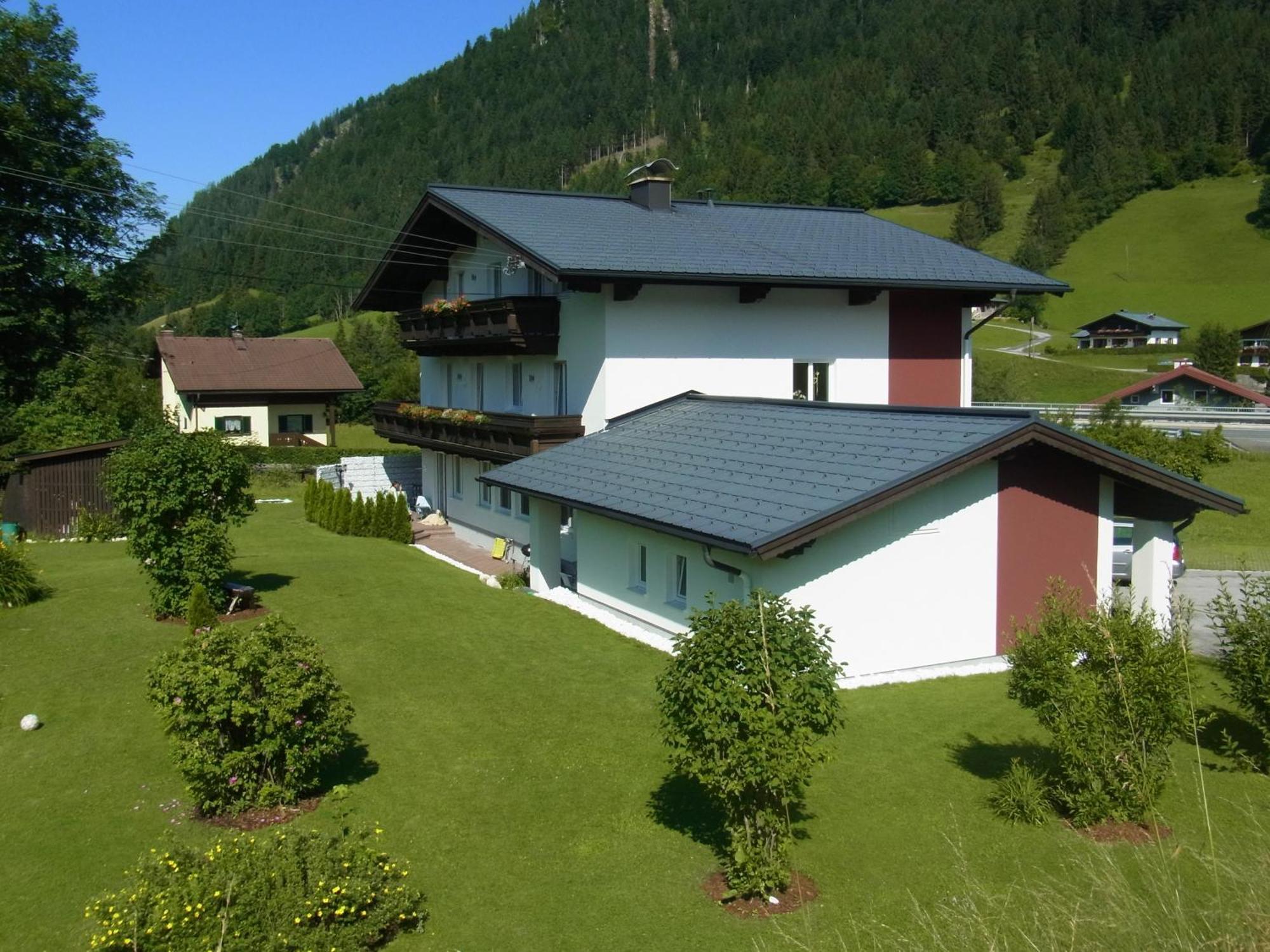 Gaestehaus Walpurga Russbach am Pass Gschütt Eksteriør billede